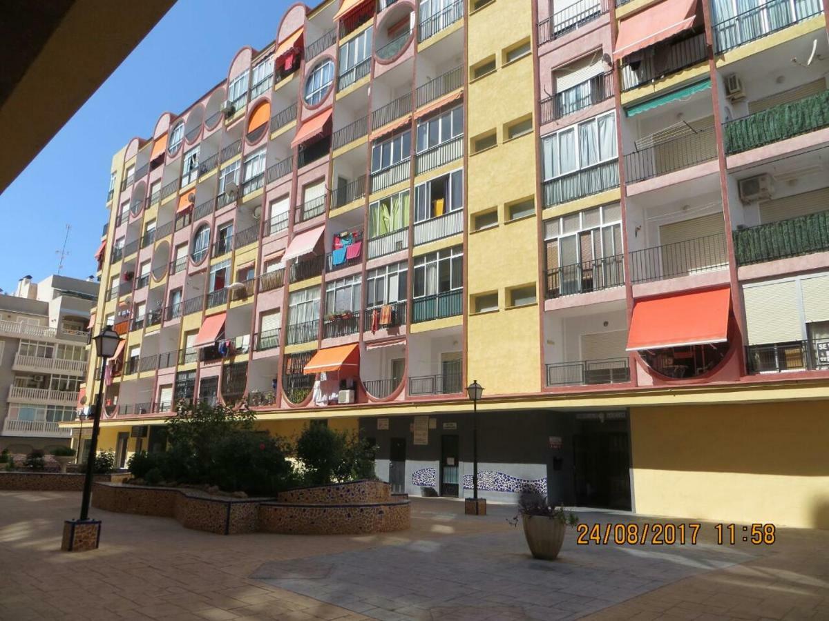 Cosy Studio Apartment In Торрев'єха Екстер'єр фото