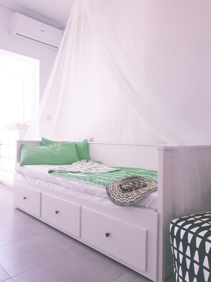 Cosy Studio Apartment In Торрев'єха Екстер'єр фото